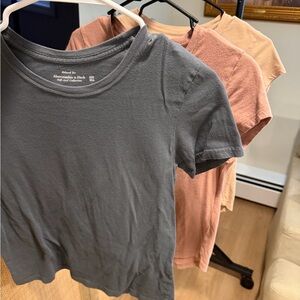 3 Abercrombie & Fitch Women's Gray and Peach Tops
